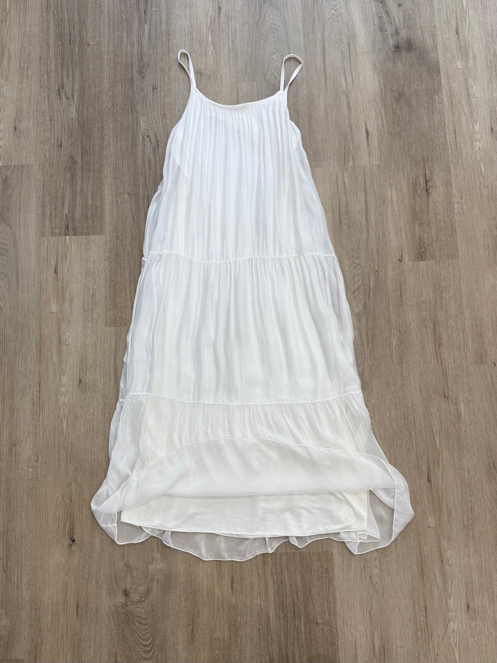 Flowy White Tiered Spaghetti-Strap Maxi Dress - Picture 4 of 5